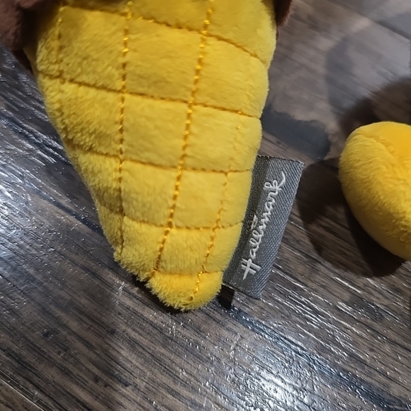 Hallmark exclusive Better Together icecream & cake plush - Picture 2 of 5